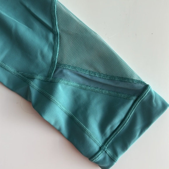 Lululemon Wunder Under High-Rise Crop Mesh in Teal, SIZE 6 - Picture 3 of 6
